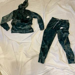 Xtra small sweatsuit Nike